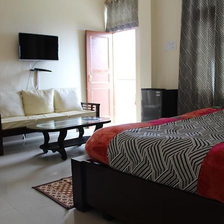 Hotel Deodar Villa Νταραμσάλα Εξωτερικό φωτογραφία