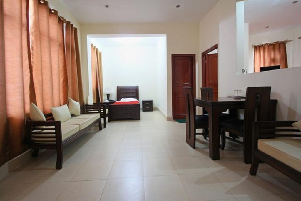 Hotel Deodar Villa Νταραμσάλα Δωμάτιο φωτογραφία
