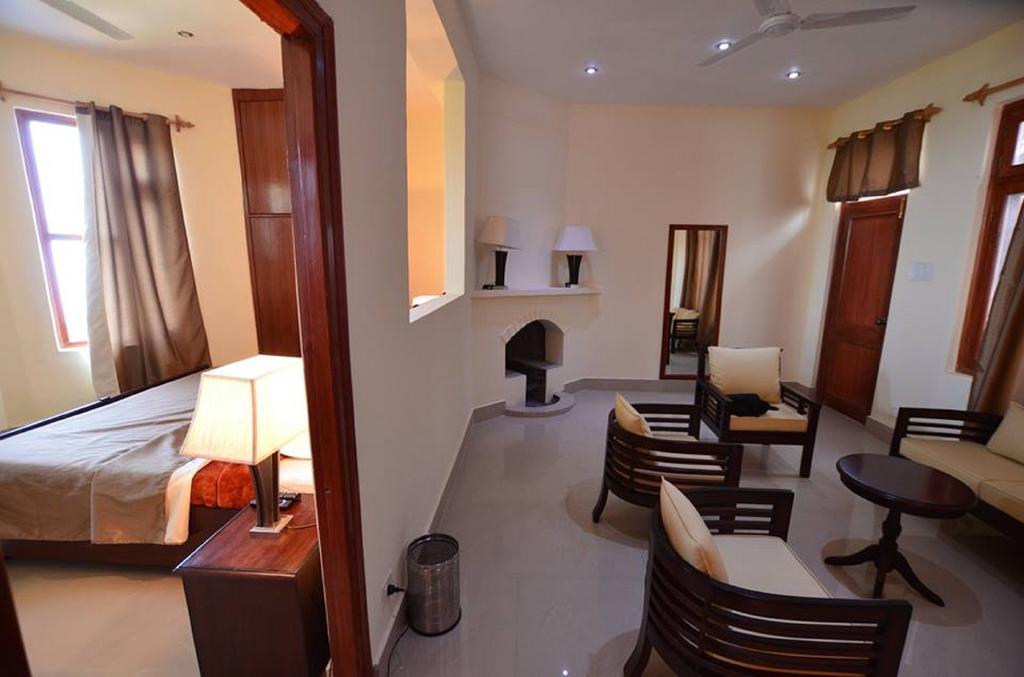 Hotel Deodar Villa Νταραμσάλα Δωμάτιο φωτογραφία