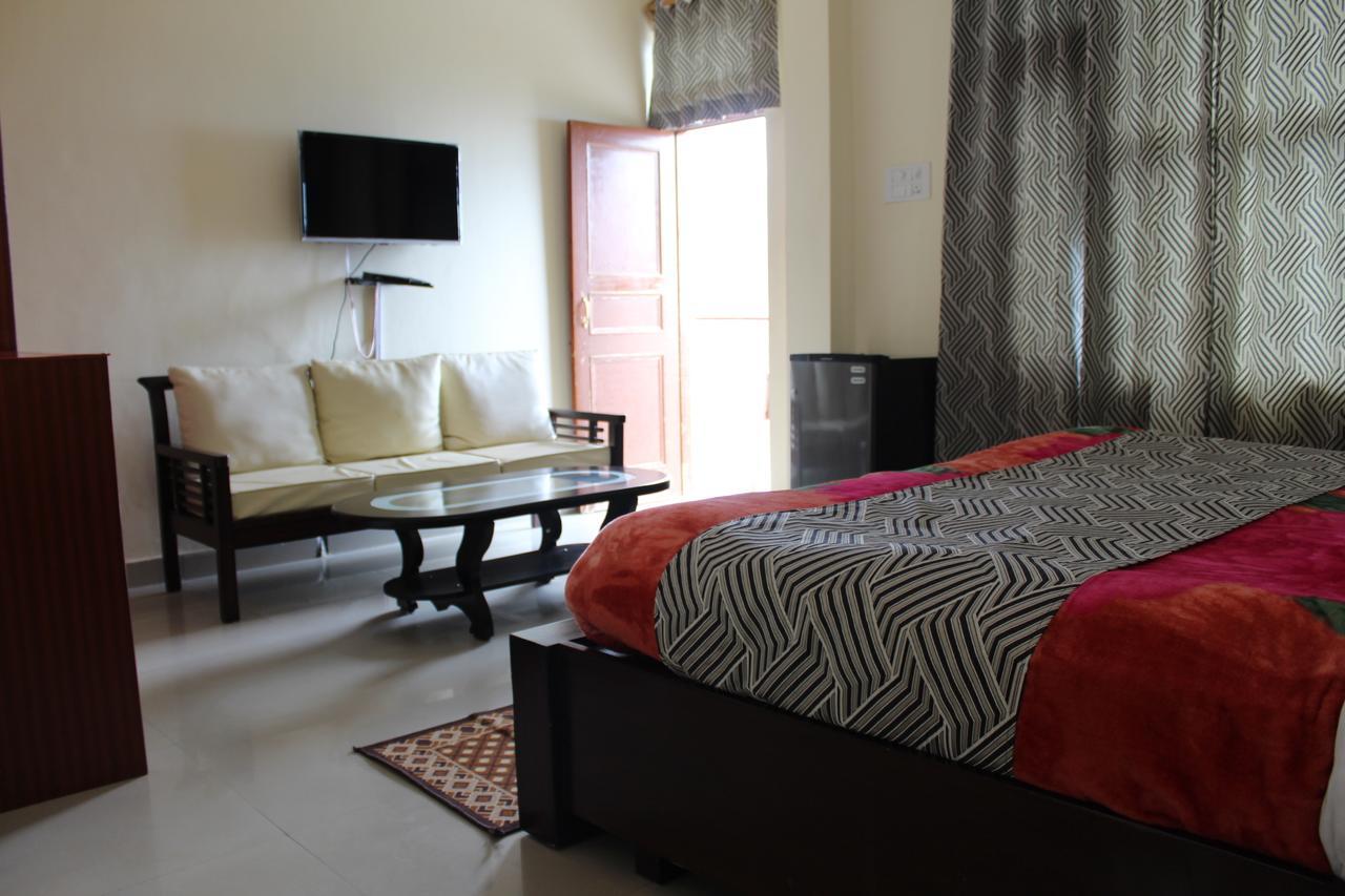 Hotel Deodar Villa Νταραμσάλα Εξωτερικό φωτογραφία